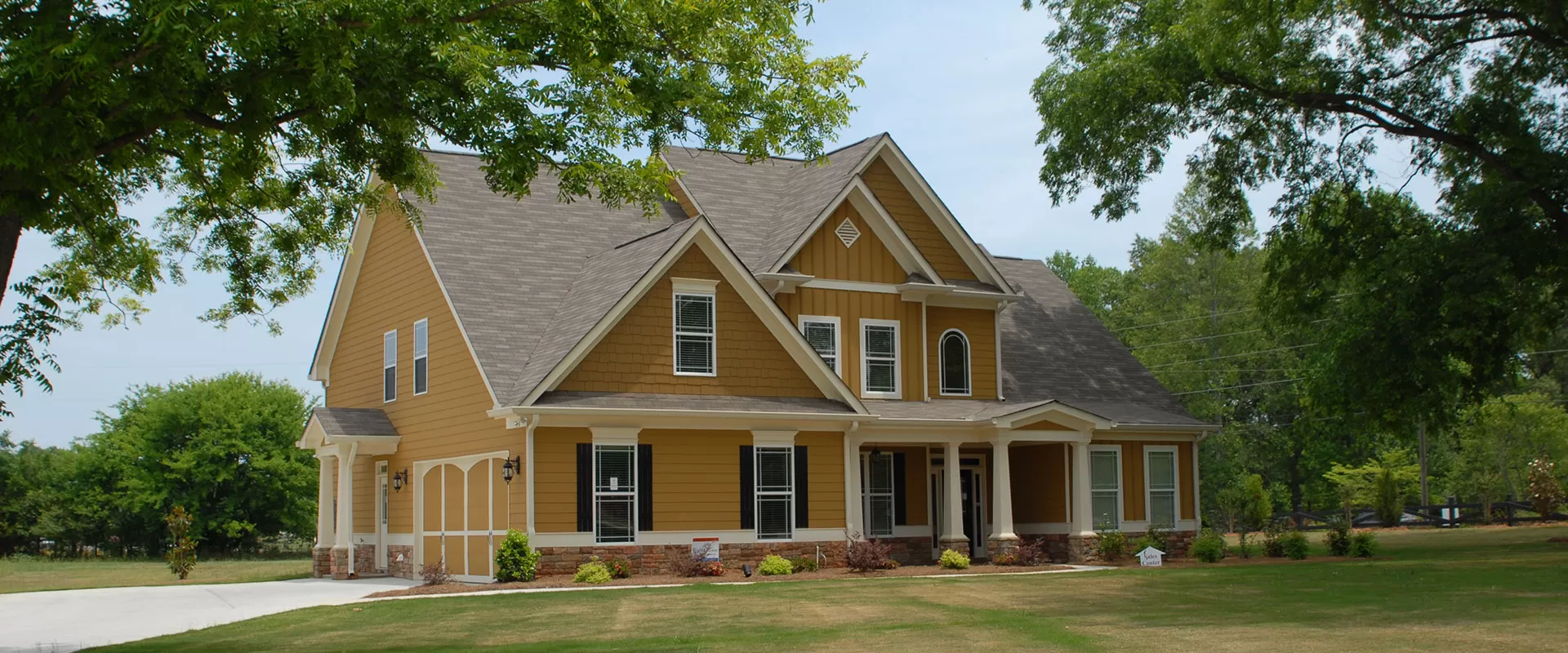 House Beautiful View with Trees Outside